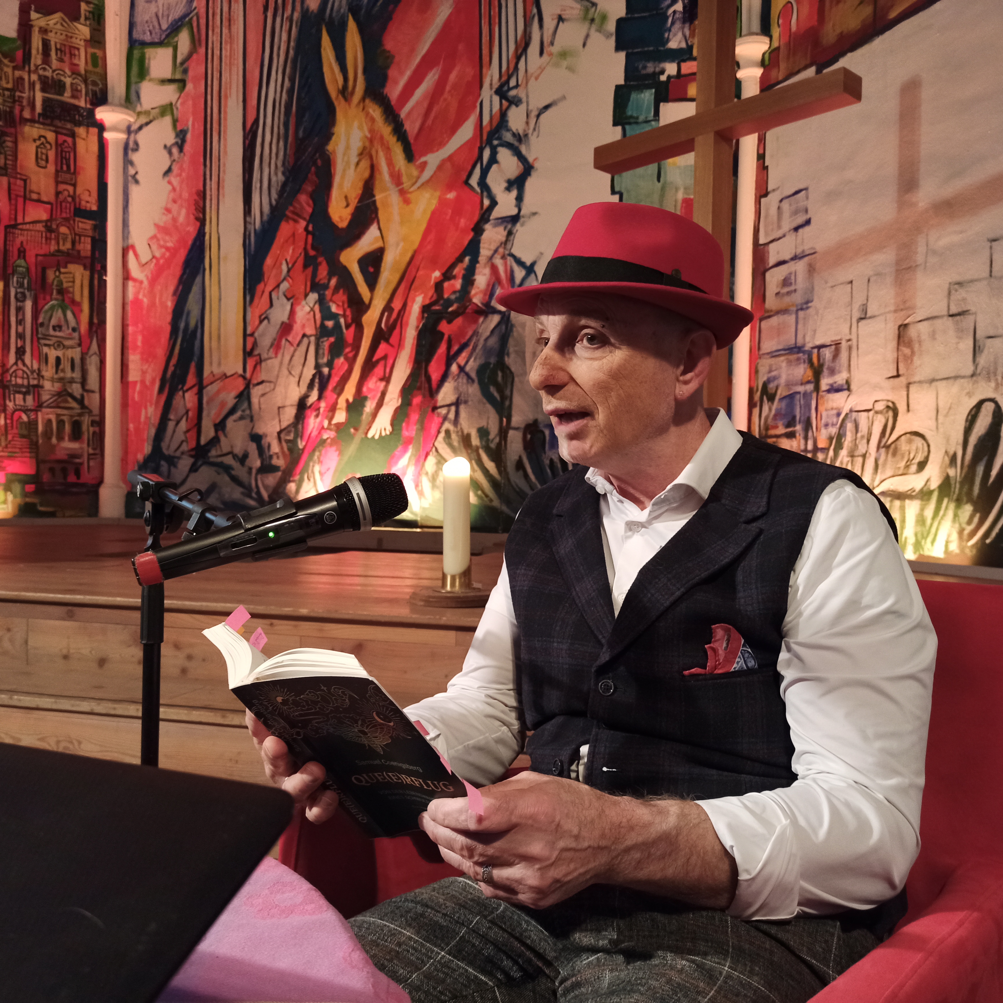 Samuel Coenigsberg bei der Autorenlesung im Februar 2023