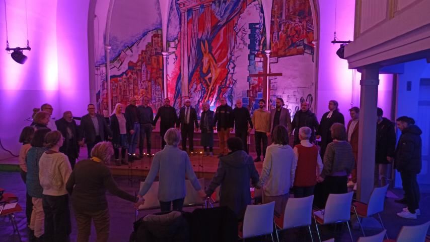 Interreligiöses Friedensgebet Februar 2024 in der Friedenskirche